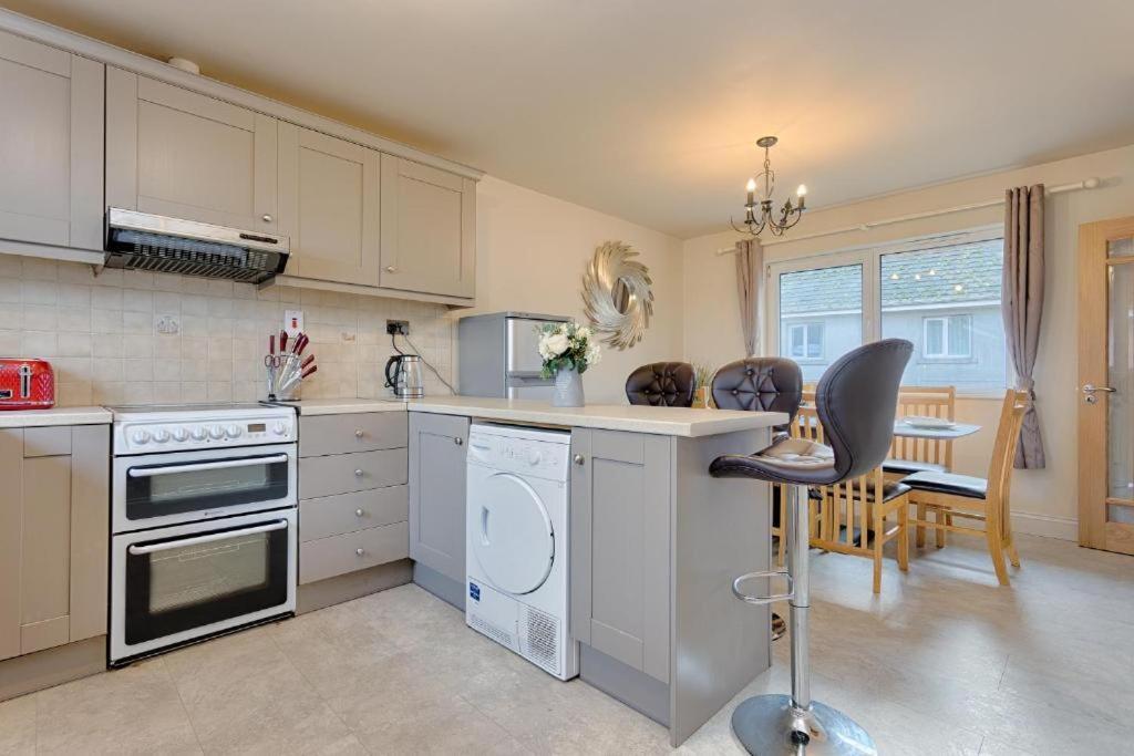 Town Square Townhouse - Best Location In Galway Dış mekan fotoğraf