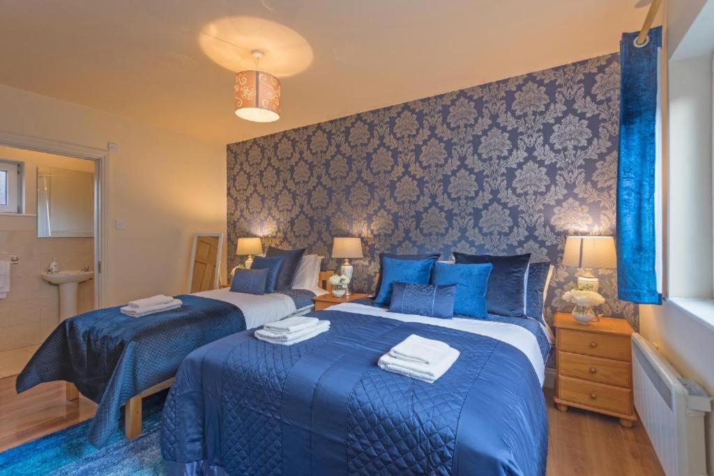 Town Square Townhouse - Best Location In Galway Dış mekan fotoğraf