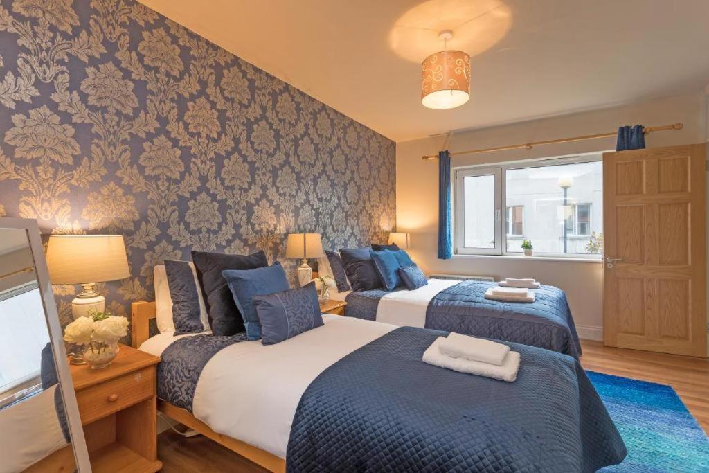 Town Square Townhouse - Best Location In Galway Dış mekan fotoğraf
