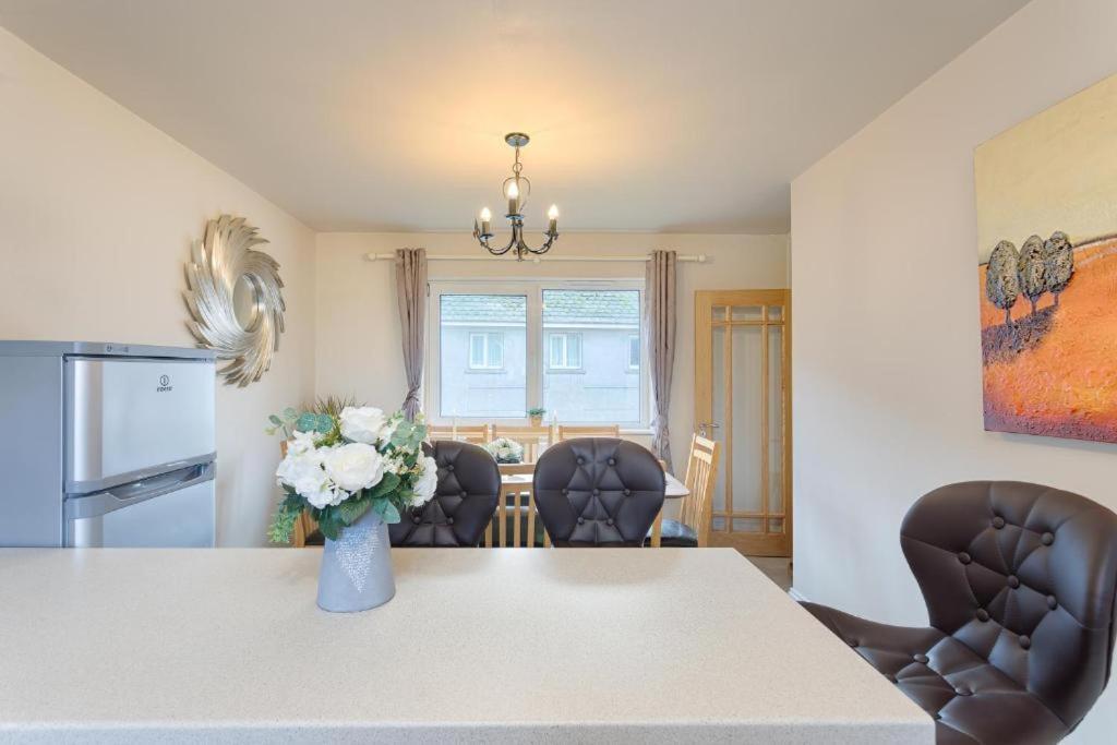 Town Square Townhouse - Best Location In Galway Dış mekan fotoğraf